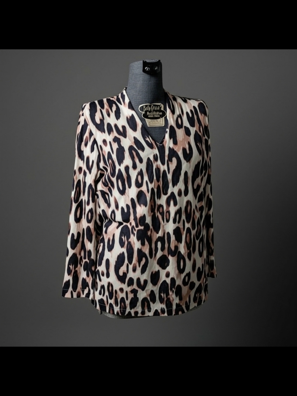 NWOT Chico's Leopard Print V-Neck Blouse in Beige and Black Size 2 (L)